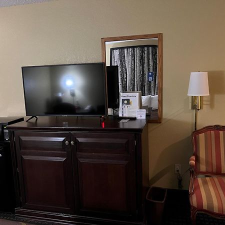 Super 8 By Wyndham Trinidad Hotel Room photo