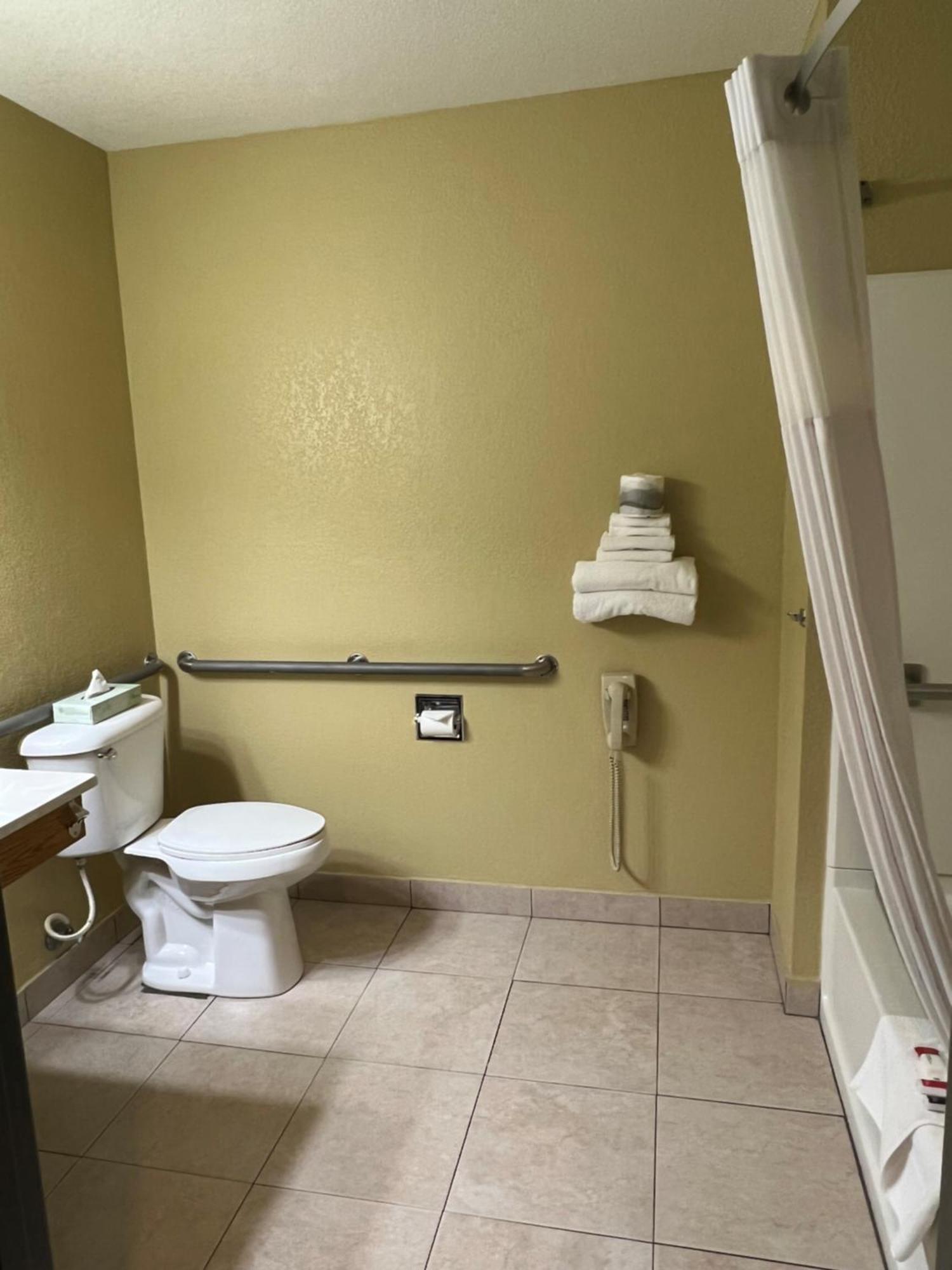Super 8 By Wyndham Trinidad Hotel Room photo